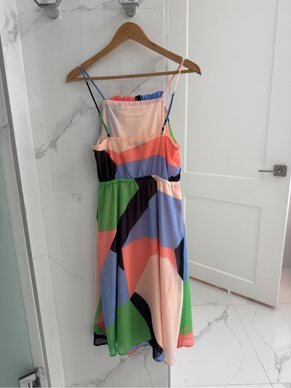 🛍️ Banana Republic Multi-Colour Geometric Pattern Spaghetti-Strap Dress - Picture 3 of 4